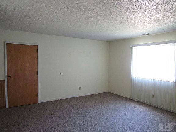 4th image of 401 N Pine St