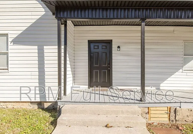 1002 N Maple St #A — Photo 3