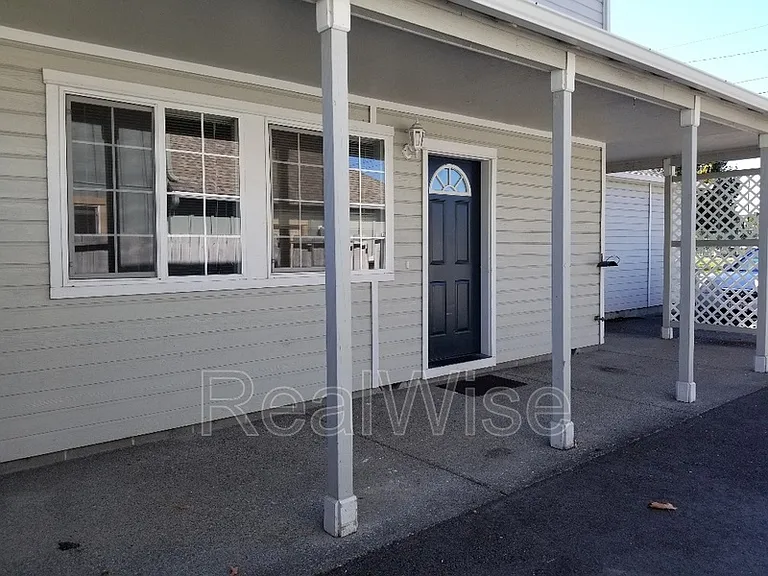 1527 Hamilton Ln — Photo 4