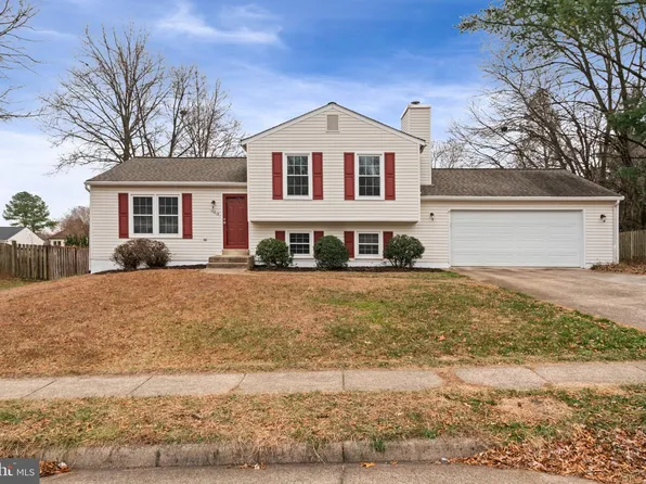 12819 Fantasia Dr, Herndon, VA 20170