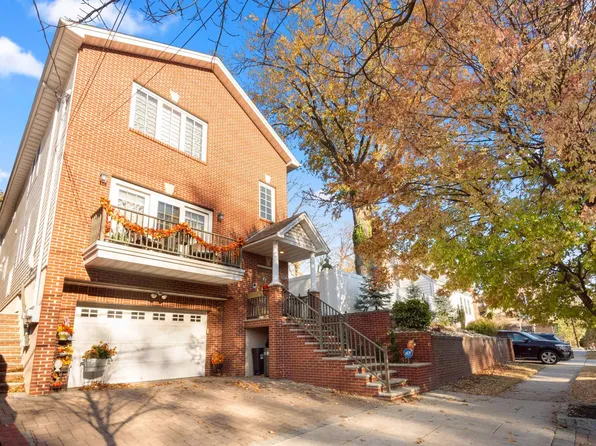 67 W 36th St, Bayonne, NJ 07002