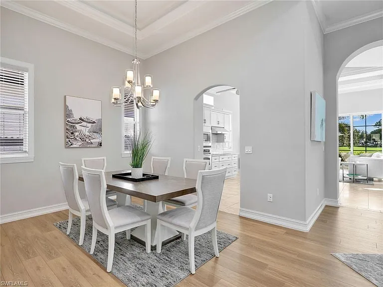 7864 Valencia Ct — Photo 18