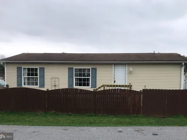 16301 McGregor Dr, Hagerstown, MD 21740