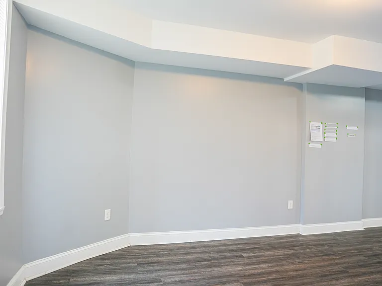 1204 Bonaparte Ave — Photo 13