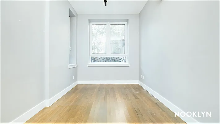 Rented by Nooklyn NYC LLC | media 32