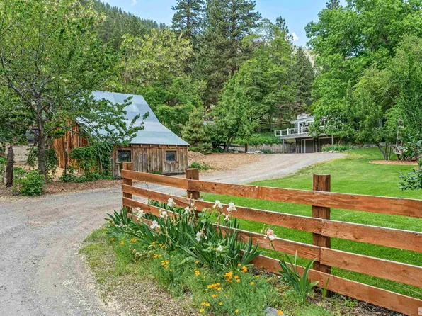 2284 Genoa St, Genoa, NV 89411