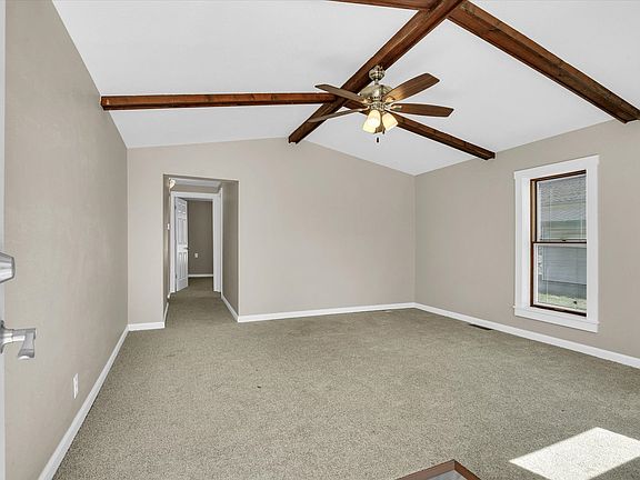 4th image of 305 E Main St