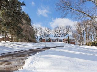 1823 Village Rd, Glenshaw, PA 15116