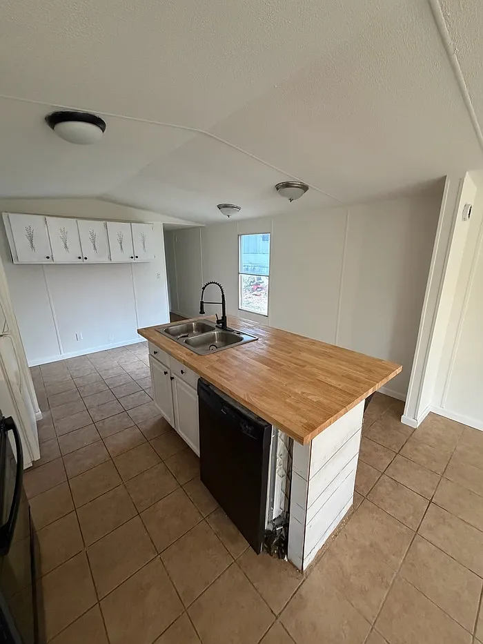 Building Photo - 8100 Yount Rd #2