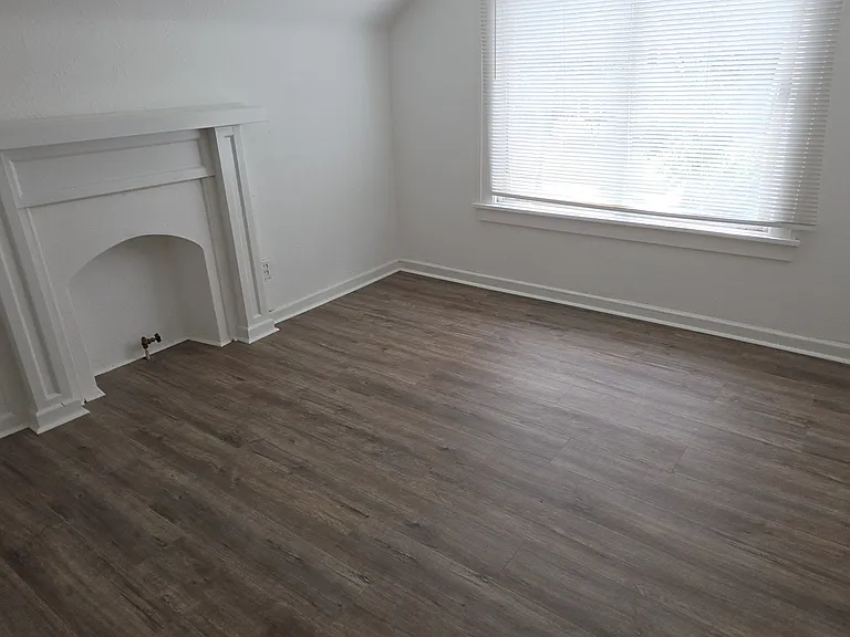 19801 Locherie Ave — Photo 11