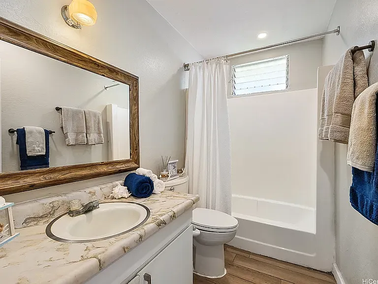 3 bed, 1200 sqft, $4,300 — Photo 3