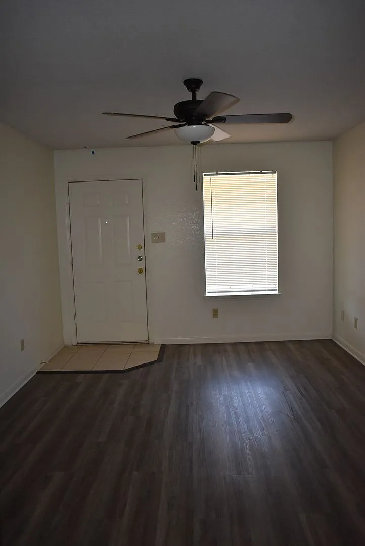 907 CRYM — Photo 2