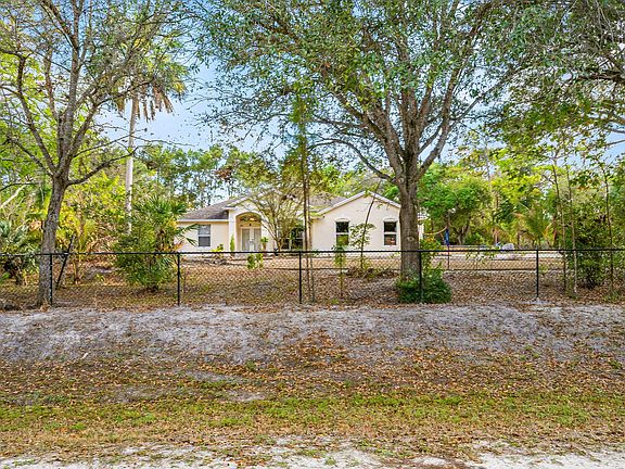 3rd image of 18098 93rd Road N