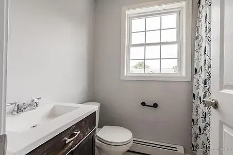 5 Eastman Ave — Photo 40