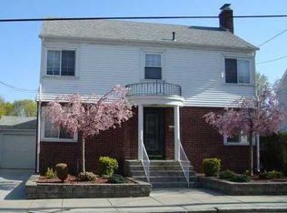 112 California Ave, Providence, RI 02905