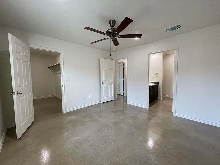 2317 Zanoletti Dr — Photo 29