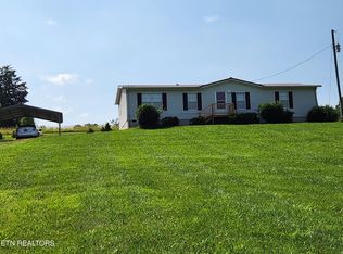 3825 Snyder Rd, Kodak, TN 37764
