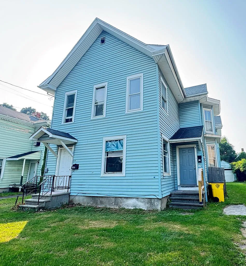 317 Lormore St photo 1