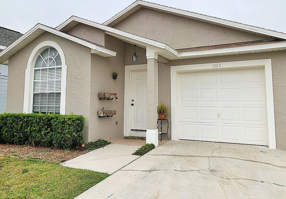 1st image of 1323 Daniels Cove Dr