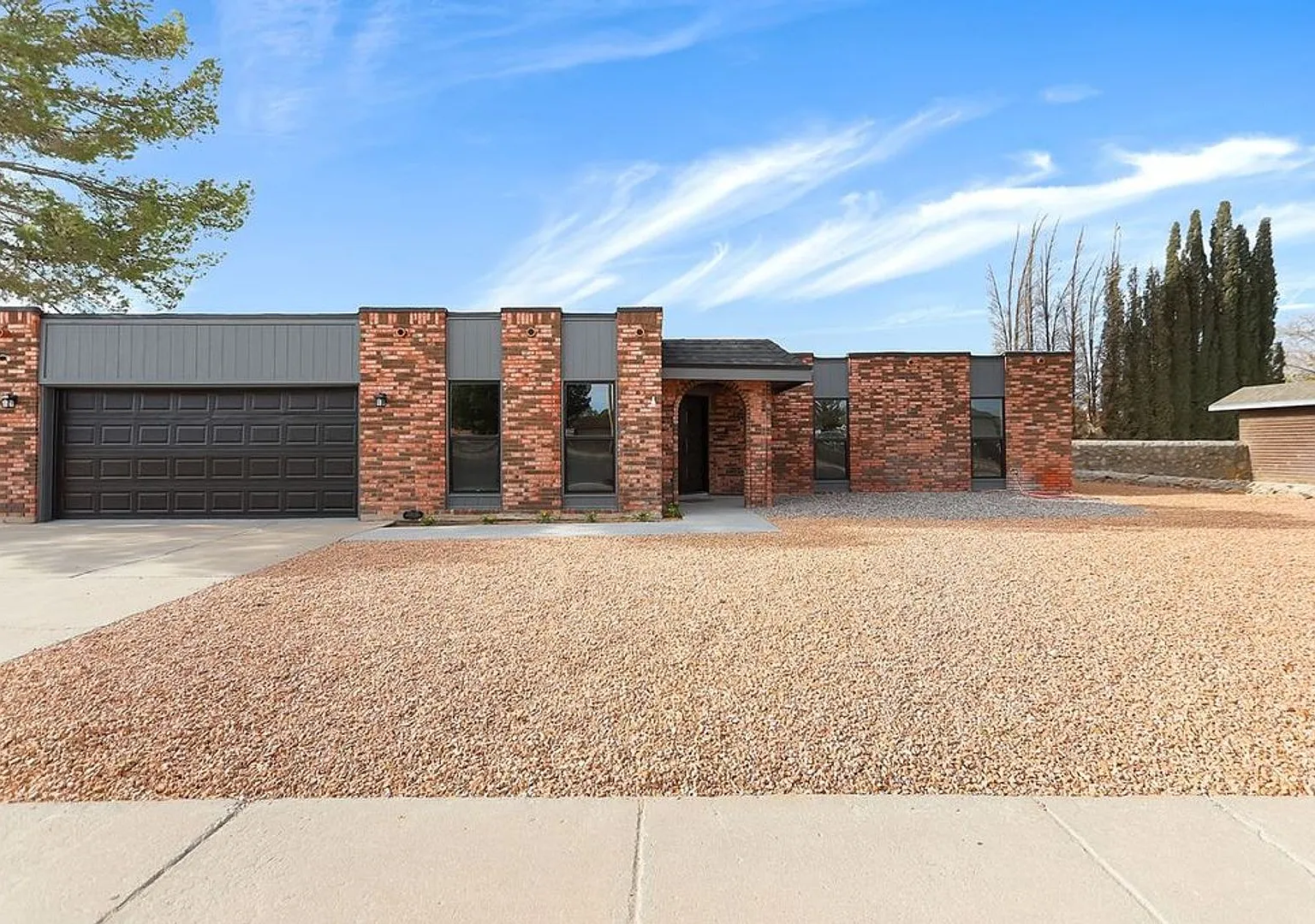 Beautiful East side House 3 bed-2 bath 79928 — Photo 1