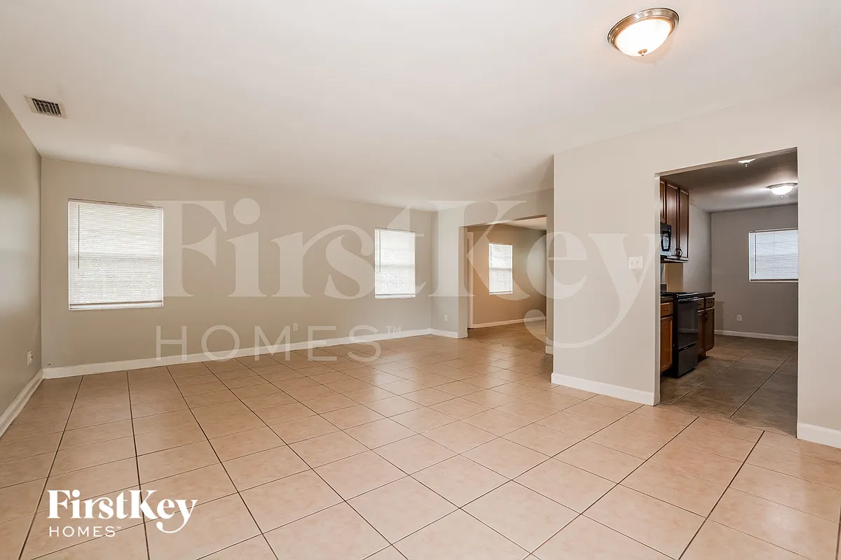 Building Photo - 1407 Chilean Ln
