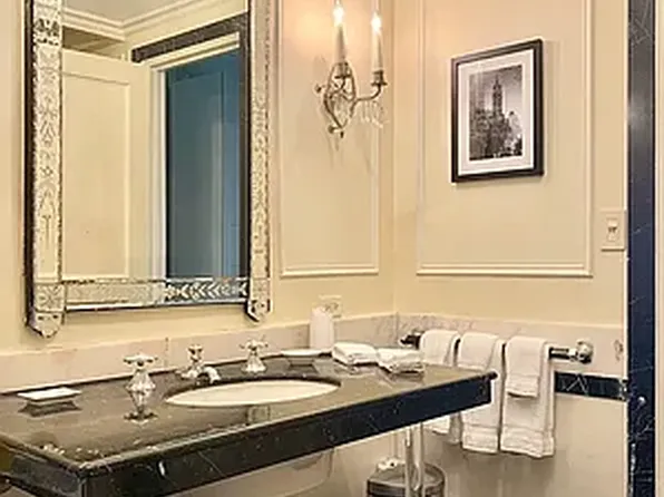 781 5th Avenue image 7 of 11