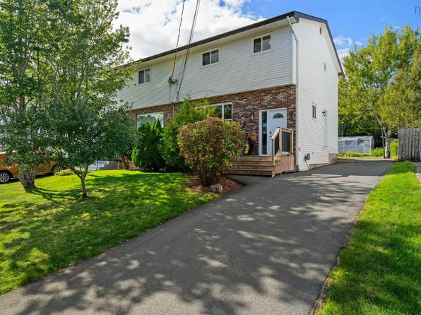 20 Stratford Dr, Cole Harbour, NS B2V 2M6