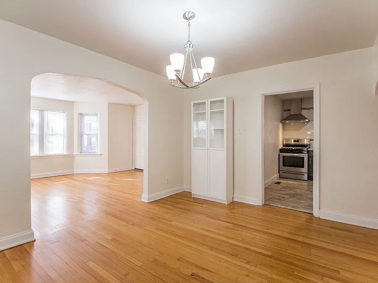 (204) 7339 Dartmouth Ave — Photo 7
