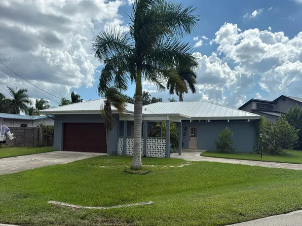 443 Seaworthy Rd, North Fort Myers, FL 33903
