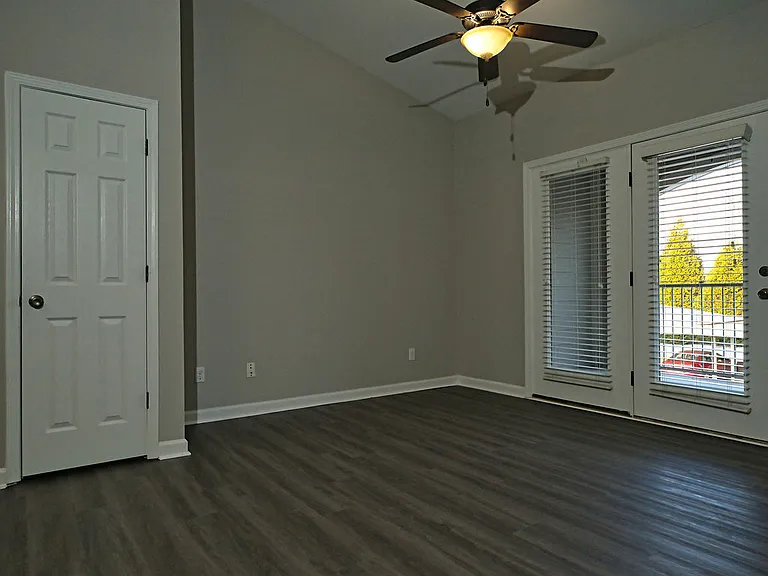 Griffin Gate Apartments — Photo 10