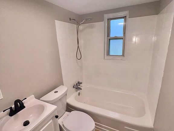 5th image of 1055 Behles Ave #3