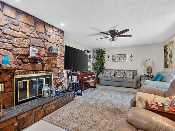 5th image of 20 Durango Way