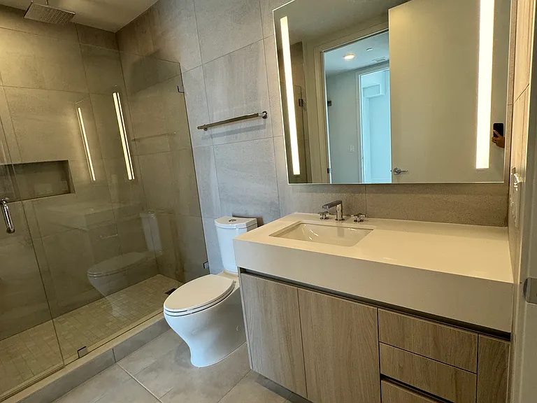 121 NW 31st St #A — Photo 7