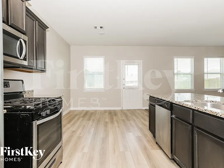 26732 Frost Dr — Photo 8
