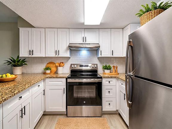 3rd image of 4829 Onyx Ln APT 101