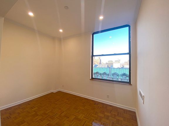 5th image of 304 W 92nd St APT 6K