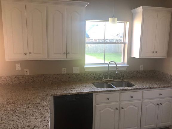 2nd image of 1806 Harvest Dr