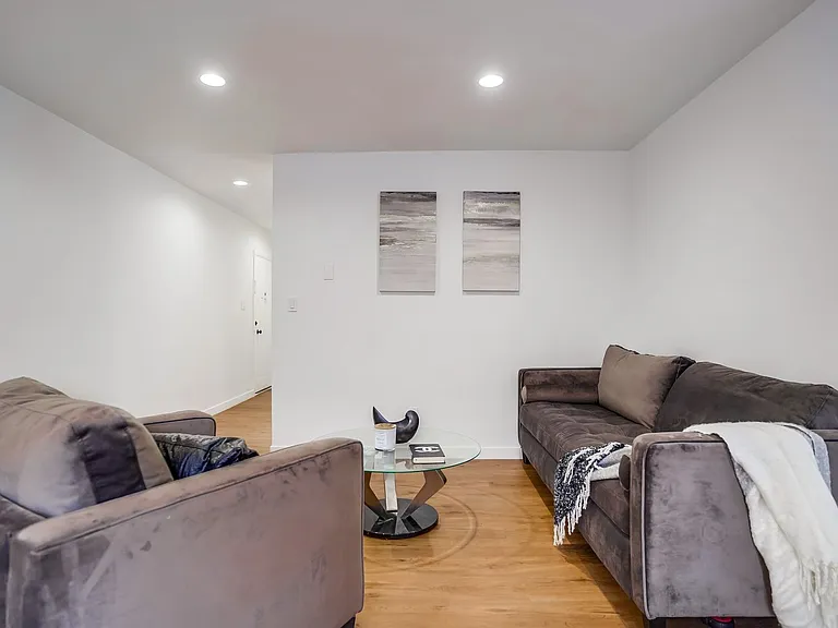 14227 Gilmore St — Photo 25