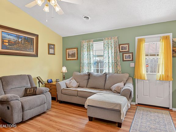 5th image of 1721 Cape Brittany Way