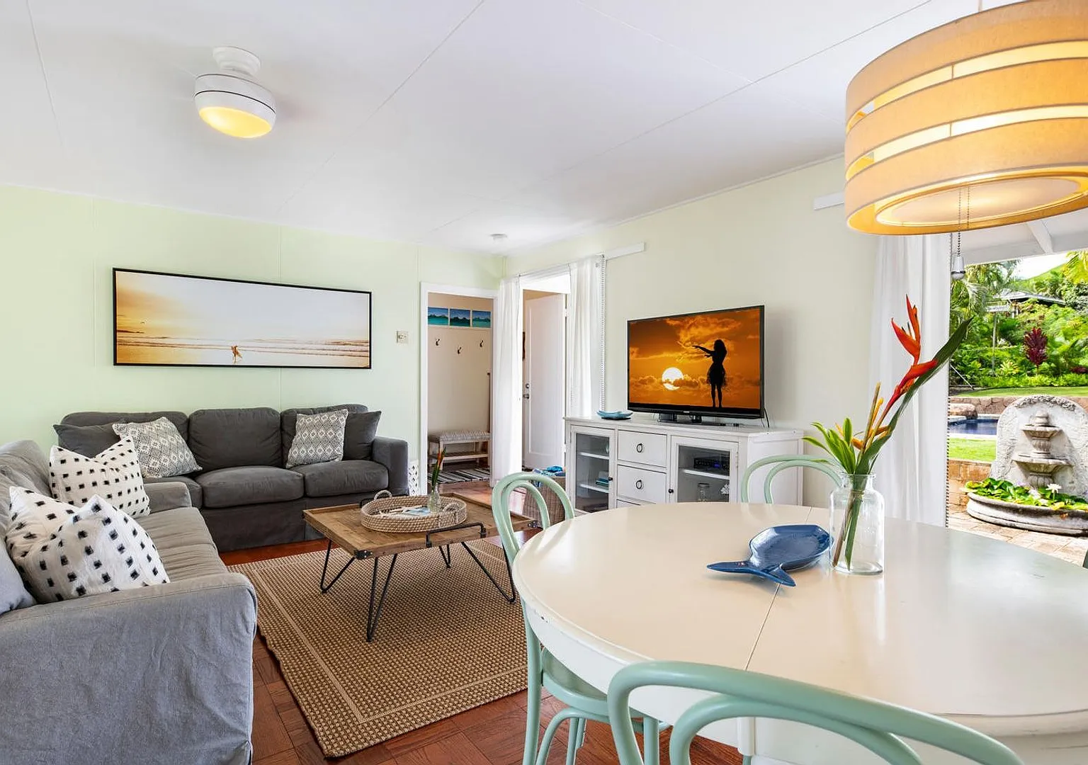 3bd/2ba Beachy Charm Home w/Private Pool & Close Walk to beach. Lanikai Cottage — Photo 4