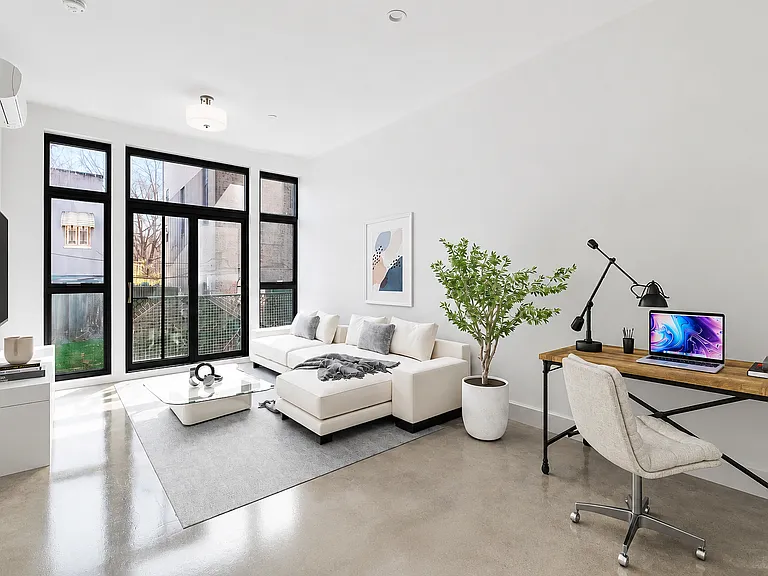 30 Belvidere St #2B — Photo 1