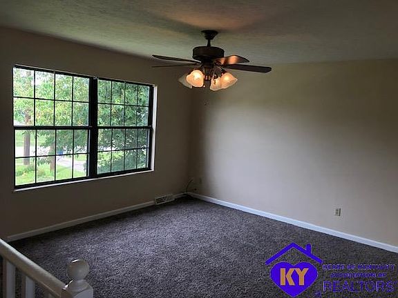 3rd image of 120 Meadowlake Dr