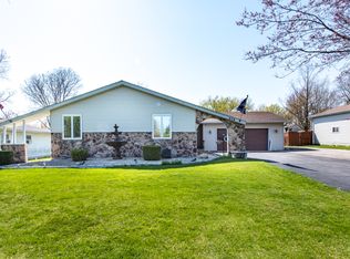 634 English Ln, Winthrop Harbor, IL