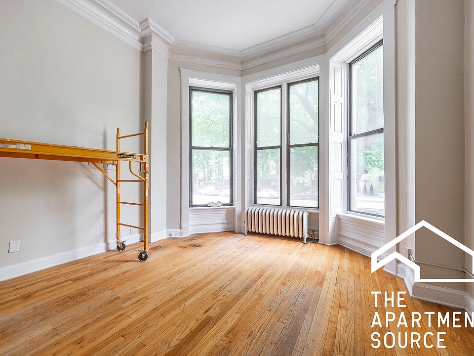 1st image of 1015 N La Salle Dr APT 2F