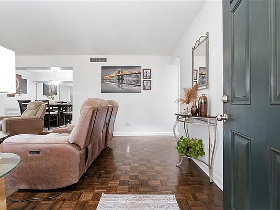 3rd image of 3111 Colonial Way APT B