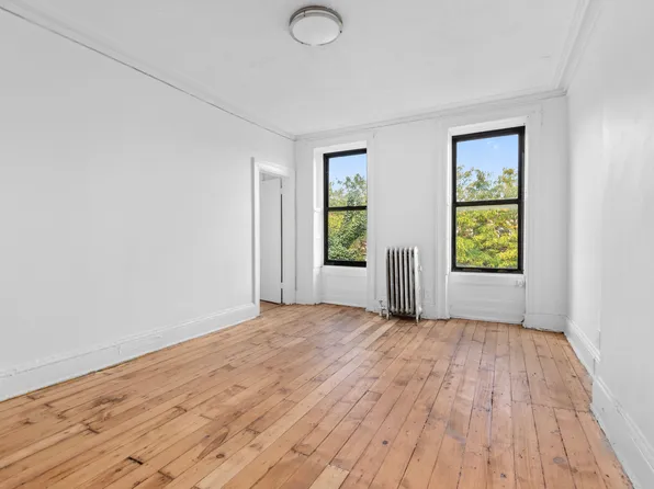 370 Greene Avenue image 1 of 7