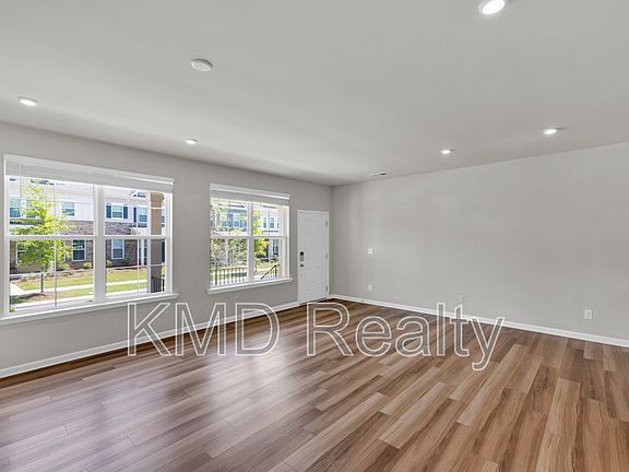 4th image of 8012 Whitegrove Rd