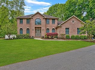 103 McMichael Dr, Stroudsburg, PA 18360