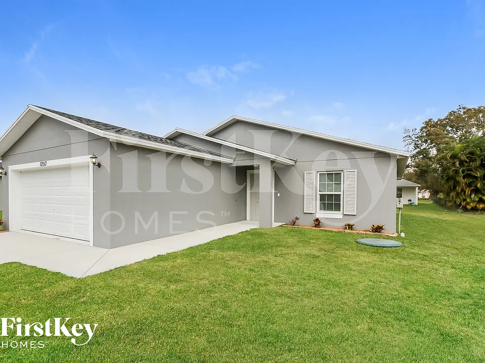 1257 SW Century Ave