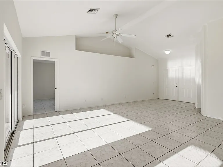 1403 Curtis Ave S — Photo 7